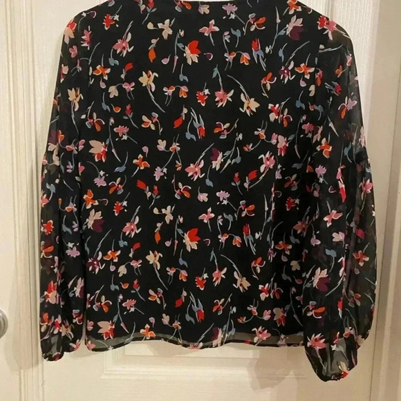 Madewell Women's Shirred-Sleeve V-Neck Top - Picture 8 of 8